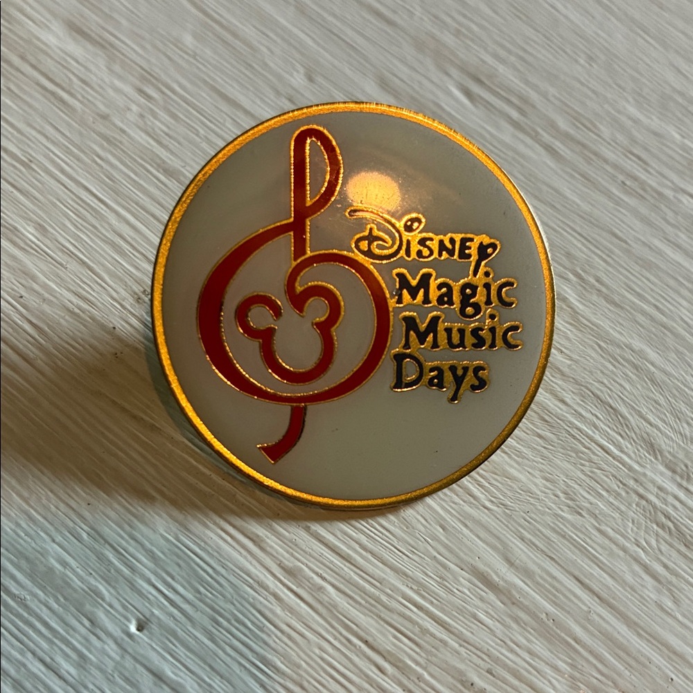 ✴️Disney Gold Backing Enamel Pin - Circular Logo Backing